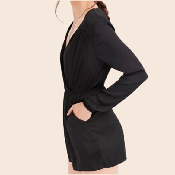 Urban Outfitters Black Satin Demy Long-Sleeve Romper Size Medium - Picture 14 of 15
